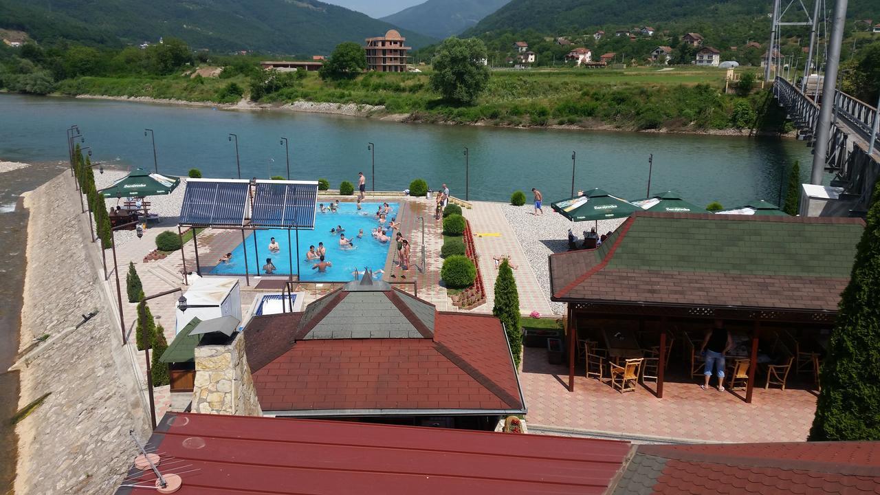 Pansion Basa Hotel Ustikolina Exterior foto